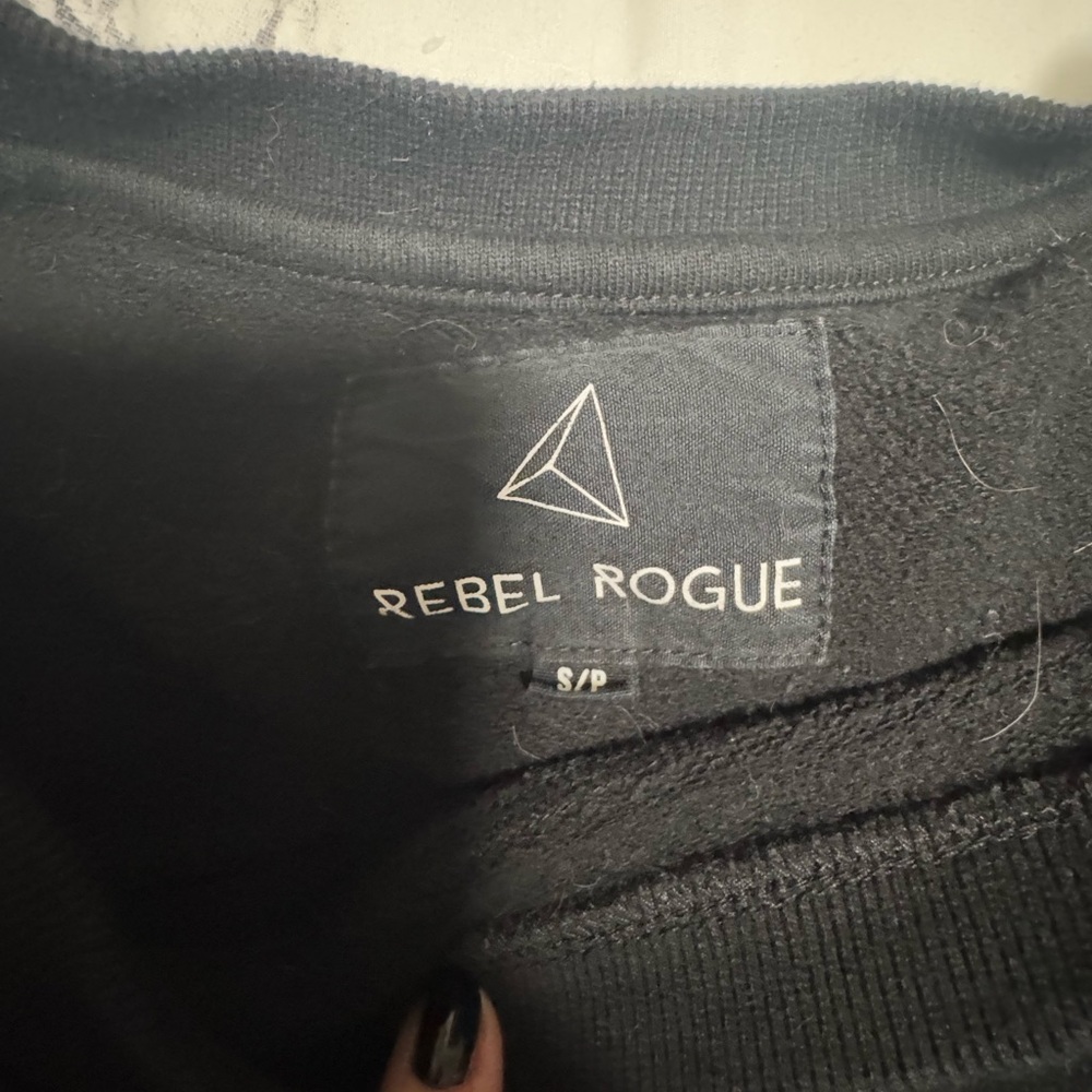 REBEL ROGUE | Boxy Crew - Picture 2 of 2